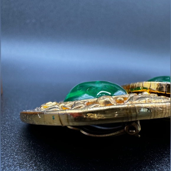 LOT 1520 24K gold plated CHANEL vintage clip on earrings green gripoix glass - Picture 14 of 17